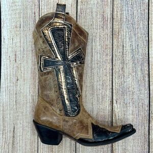 Stetson Men's Size 8 Studded Distressed Cross‎ Snip Toe Western Boots